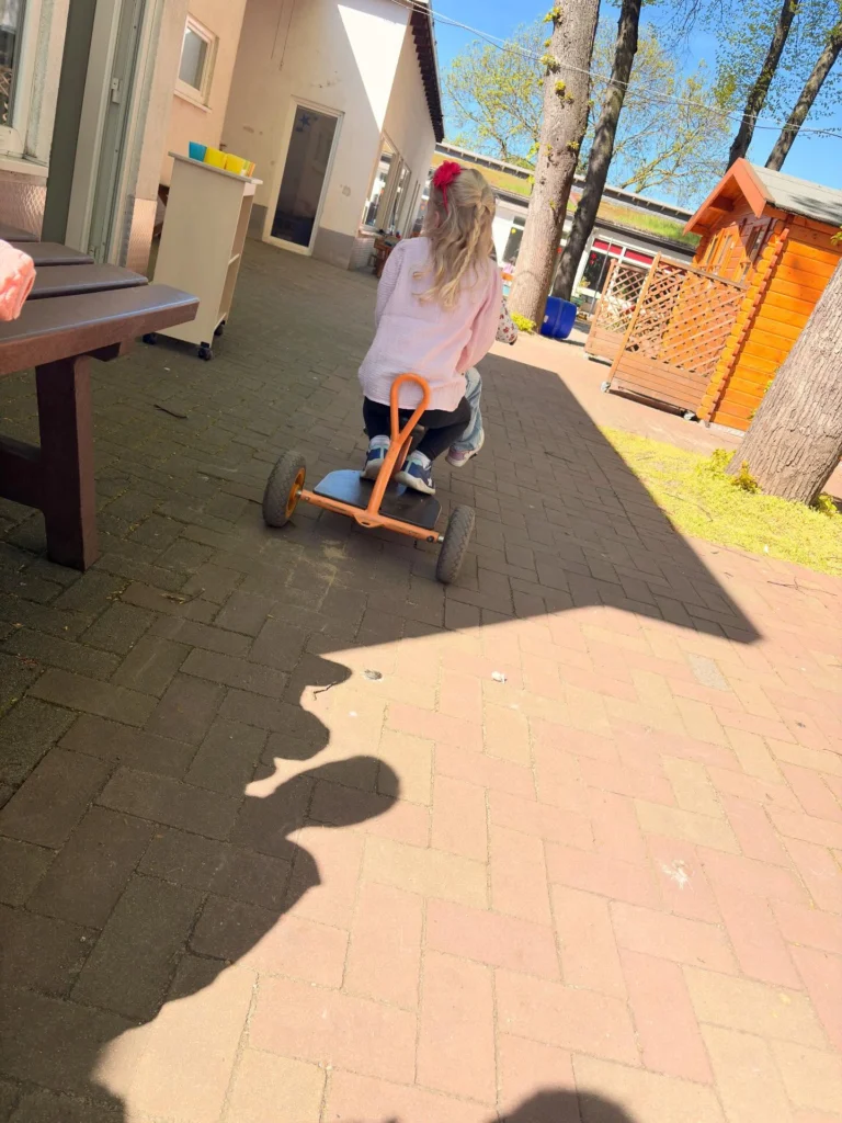 Instagram post from zaubersterne.nrw. This post is in position 8.